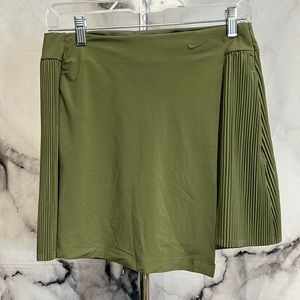 Nike green athletic skirt